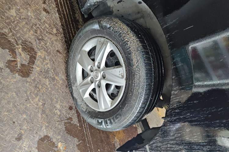 Used FORTHING Lingzhi PLUS 2021 2.0L Manual Comfort Version 7 Seats Right Front Wheel Hub
