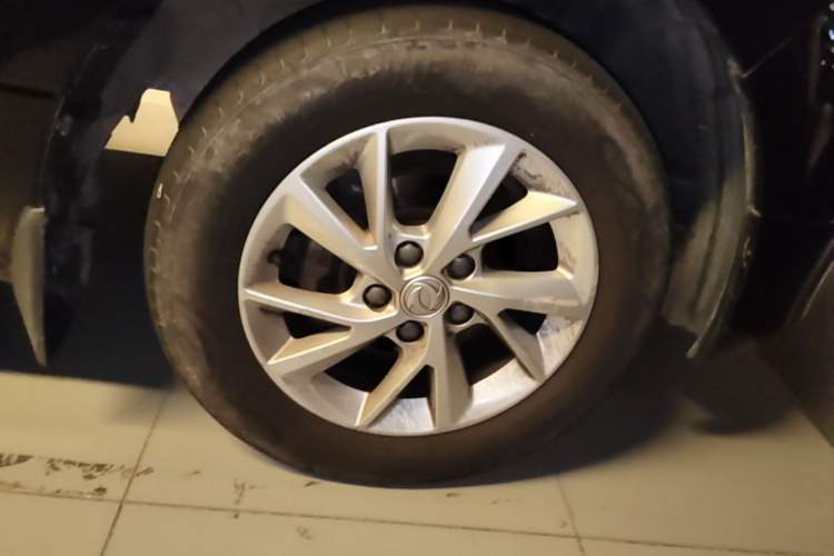 Used FORTHING Lingzhi PLUS 2021 2.0L Manual Luxury 7-Seater Right Front Wheel Hub