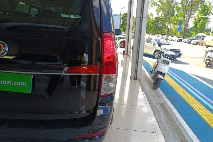 Used FORTHING Lingzhi PLUS 2021 2.0L Manual Luxury 7-Seater Right Rear Taillight