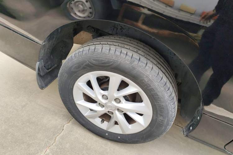 Used FORTHING Lingzhi PLUS 2021 2.0L Manual Luxury 7-Seater Right Rear Wheel Hub