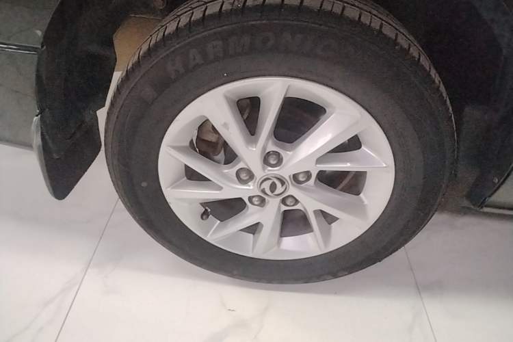 Used FORTHING Lingzhi PLUS 2021 2.0L Manual Luxury 7-Seater Right Rear Wheel Hub