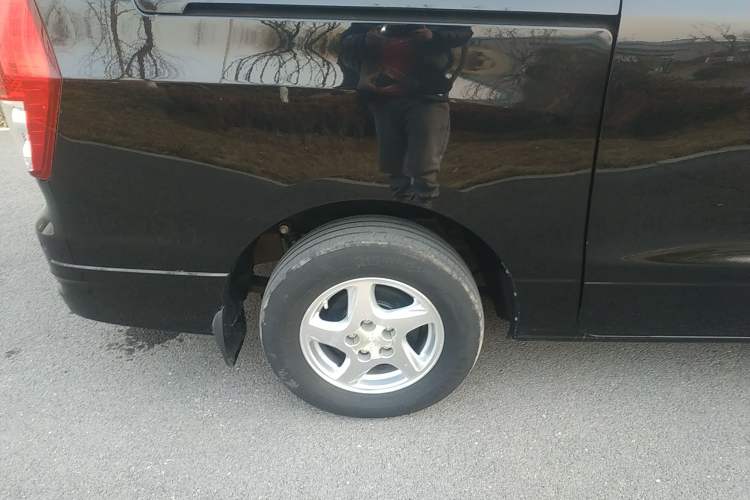 Used FORTHING Lingzhi PLUS 2021 2.0L Manual Comfort Version 7 Seats Right Rear Wheel Hub