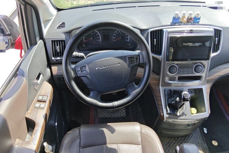 Used FORTHING Lingzhi PLUS 2021 Travel Edition 2.0L Manual Luxury 7-Seater Steering Wheel