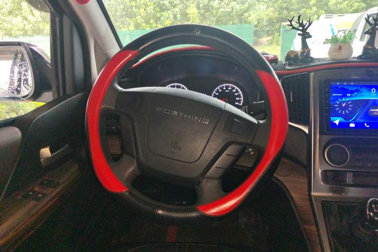 Used FORTHING Lingzhi PLUS 2021 2.0L Manual Comfort Version 7 Seats Steering Wheel