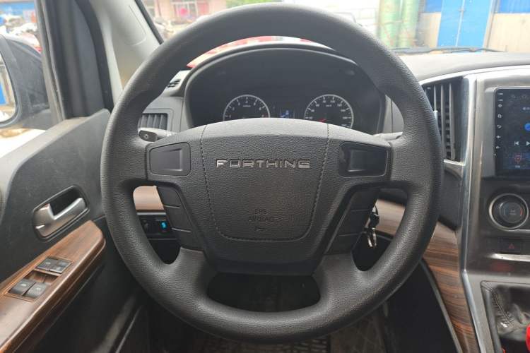 Used FORTHING Lingzhi PLUS 2021 2.0L Manual Comfort Model CNG 7-Seater Steering Wheel