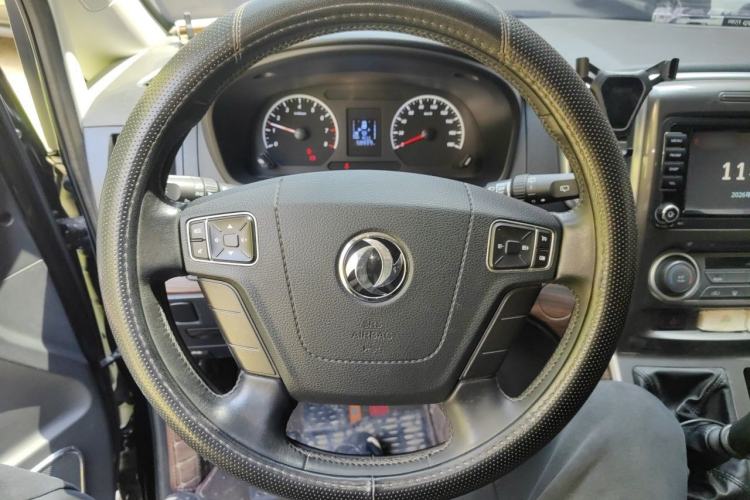 Used FORTHING Lingzhi PLUS 2021 2.0L Manual Luxury 7-Seater Steering Wheel