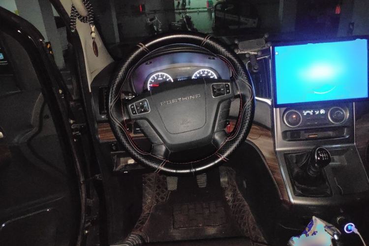 Used FORTHING Lingzhi PLUS 2021 Travel Edition 2.0L Manual Luxury 7-Seater Steering Wheel