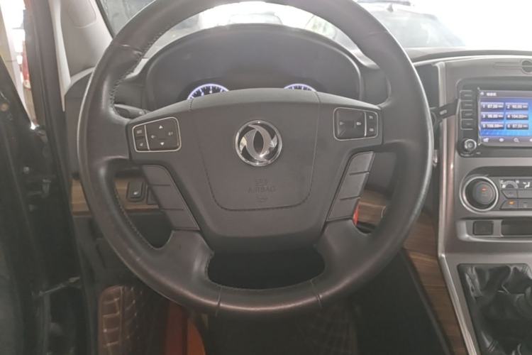 Used FORTHING Lingzhi PLUS 2021 2.0L Manual Luxury 7-Seater Steering Wheel