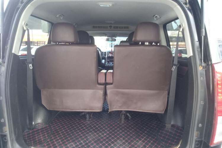 Used FORTHING Lingzhi PLUS 2021 2.0L Manual Luxury 7-Seater Trunk