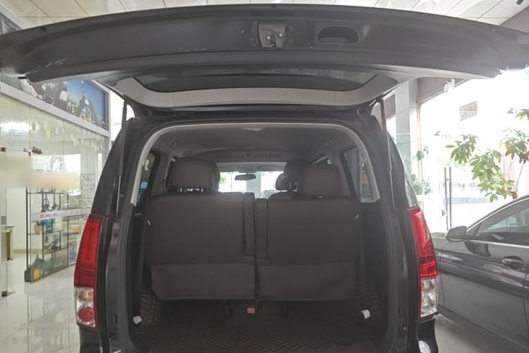 Used FORTHING Lingzhi PLUS 2021 2.0L Manual Luxury 7-Seater Trunk