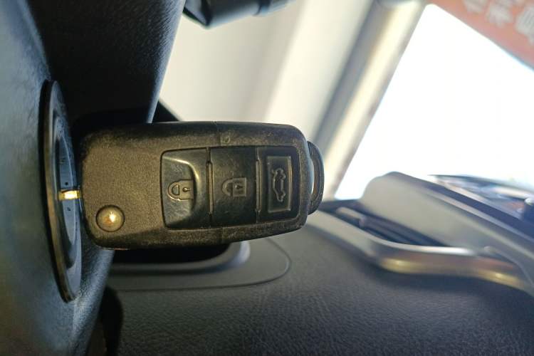 Used FORTHING Lingzhi PLUS 2021 2.0L Manual Luxury 7-Seater Vehicle Key