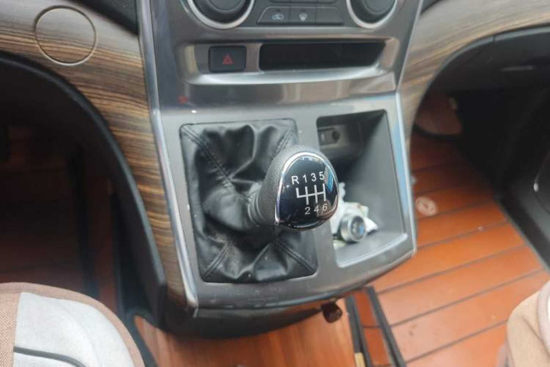 Used FORTHING Lingzhi PLUS 2021 Travel Edition 2.0L Manual Comfort Version 7 Seats Gear Lever