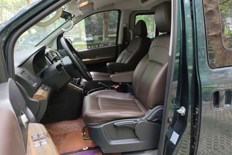 Used FORTHING Lingzhi PLUS 2021 Travel Edition 2.0L Manual Luxury 7-Seater Left Front Seat