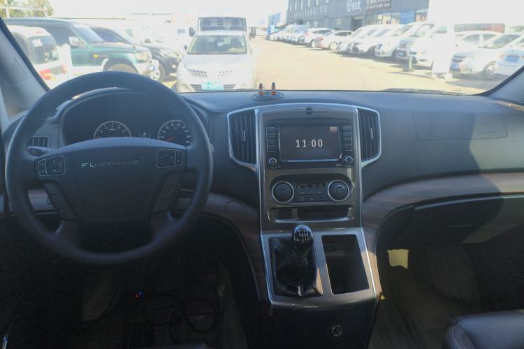 Used FORTHING Lingzhi PLUS 2021 Travel Edition 2.0L Manual Luxury 7-Seater Center Console