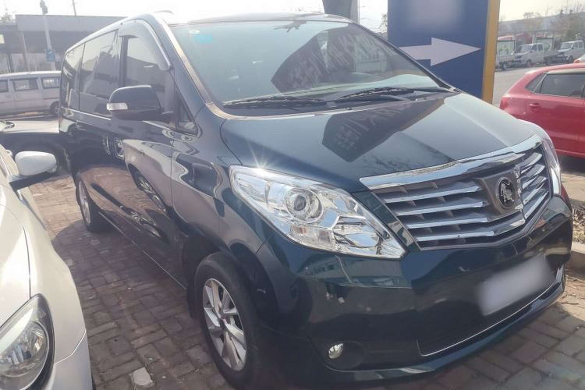 Used FORTHING Lingzhi PLUS 2021 Travel Edition 2.0L Manual Luxury 7-Seater Front Right 45 Deg