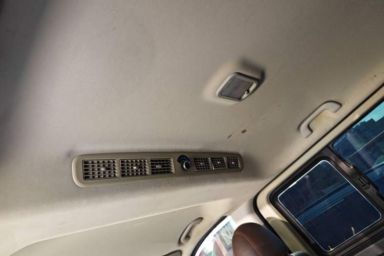 Used FORTHING Lingzhi PLUS 2021 2.0L Manual Luxury 7-Seater Headliner