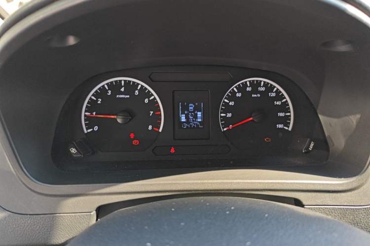 Used FORTHING Lingzhi PLUS 2021 2.0L Manual Luxury 7-Seater Instrument Cluster