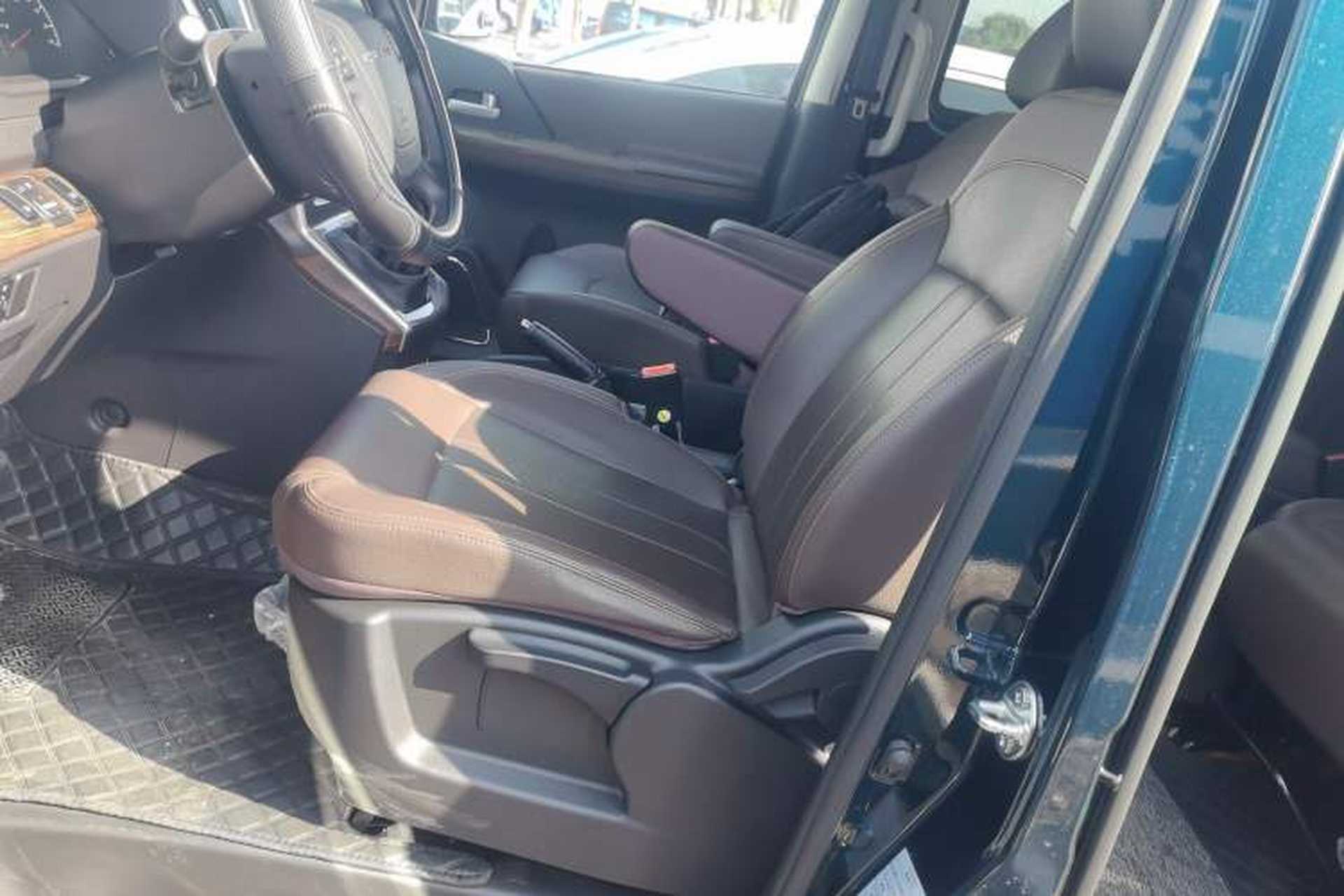 Used FORTHING Lingzhi PLUS 2021 Travel Edition 2.0L Manual Luxury 7-Seater Left Front Seat