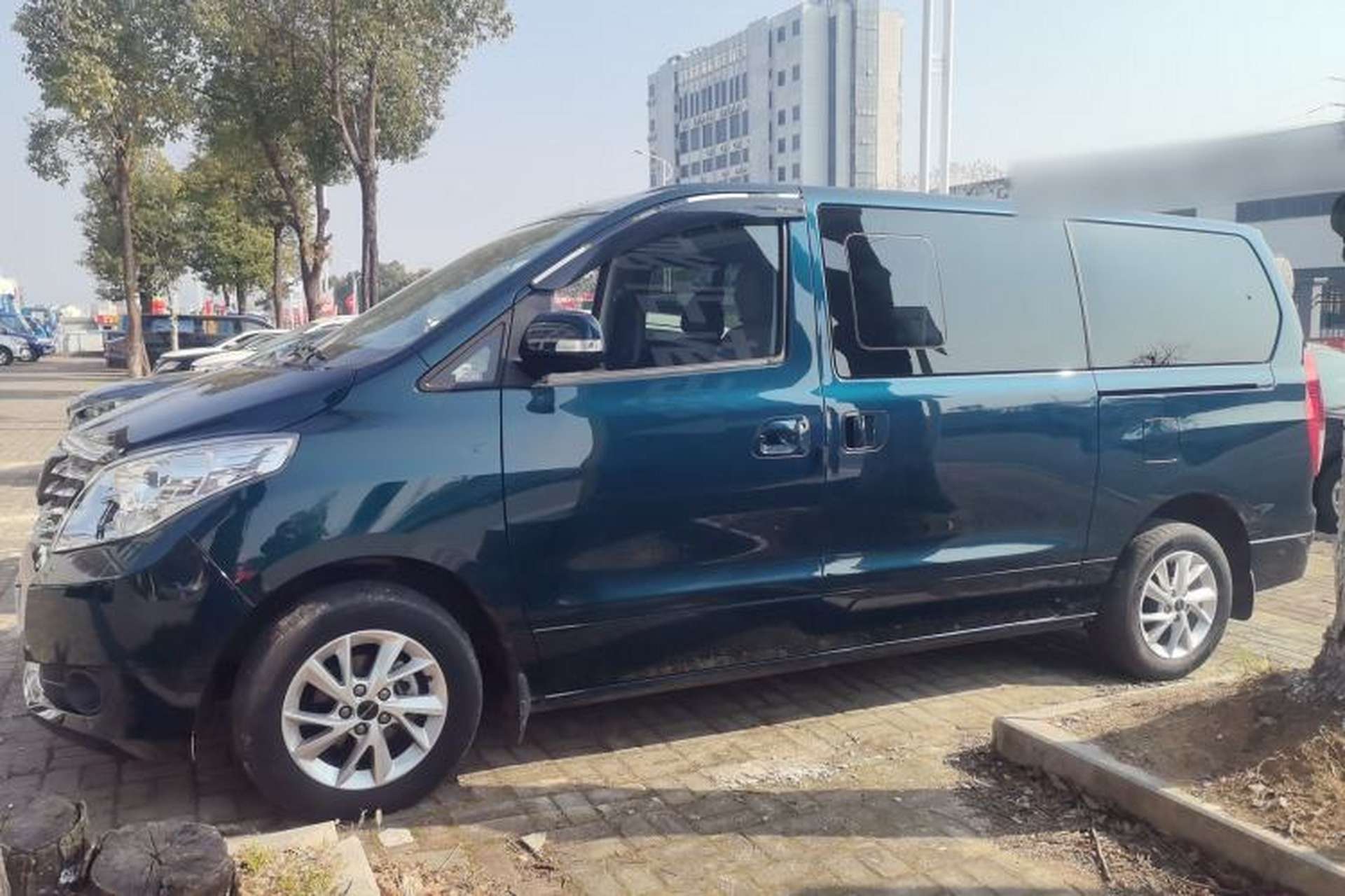 Used FORTHING Lingzhi PLUS 2021 Travel Edition 2.0L Manual Luxury 7-Seater Left Side