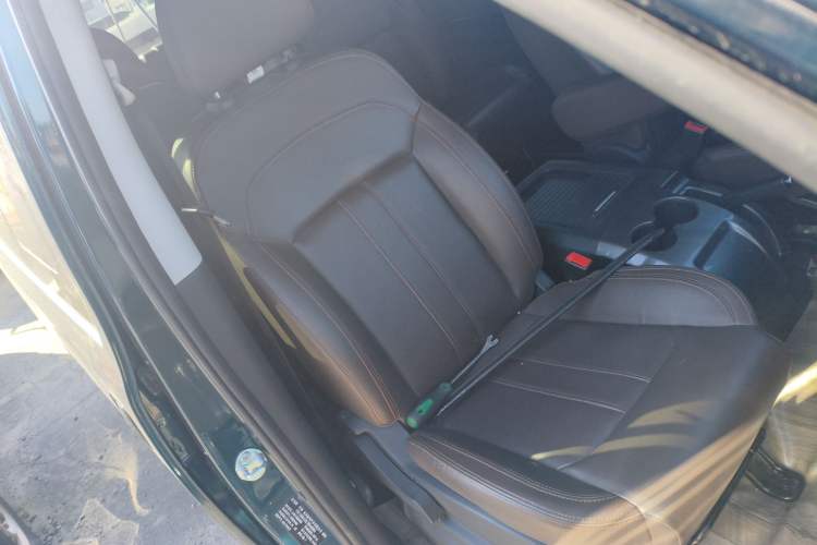 Used FORTHING Lingzhi PLUS 2021 Travel Edition 2.0L Manual Luxury 7-Seater Right Front Seat