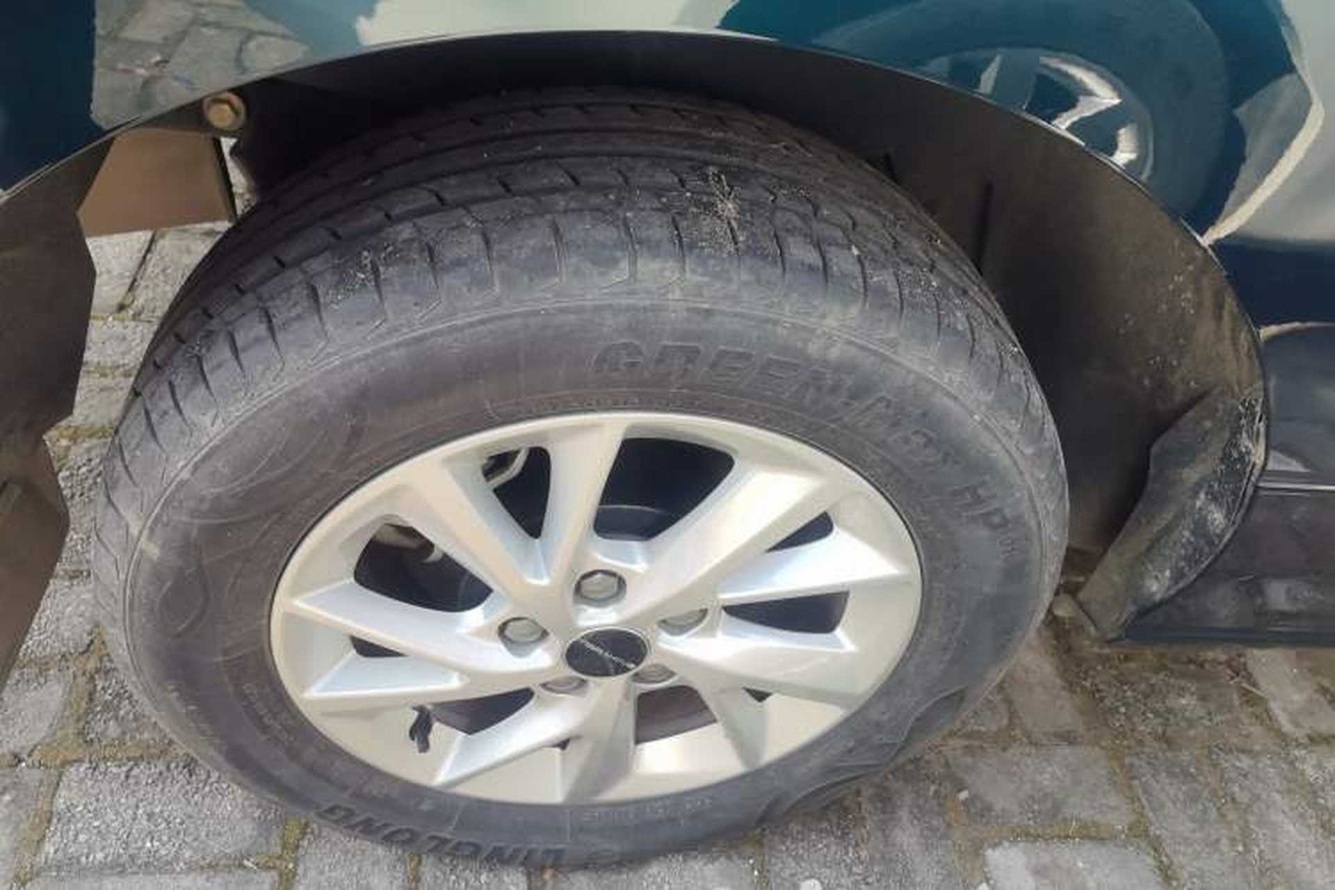 Used FORTHING Lingzhi PLUS 2021 Travel Edition 2.0L Manual Luxury 7-Seater Right Rear Wheel Hub