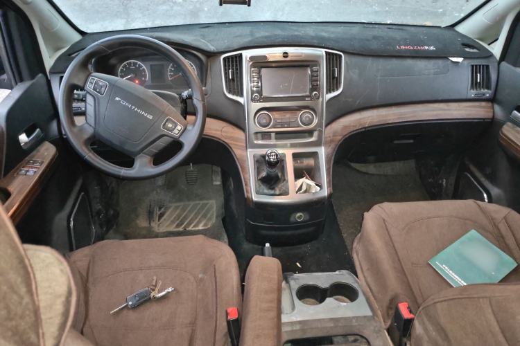 Used FORTHING Lingzhi PLUS 2021 Travel Edition 2.0L Manual Luxury 7-Seater Center Console