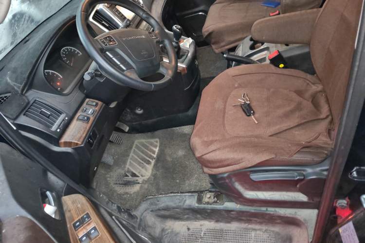 Used FORTHING Lingzhi PLUS 2021 Travel Edition 2.0L Manual Luxury 7-Seater Left Front Seat