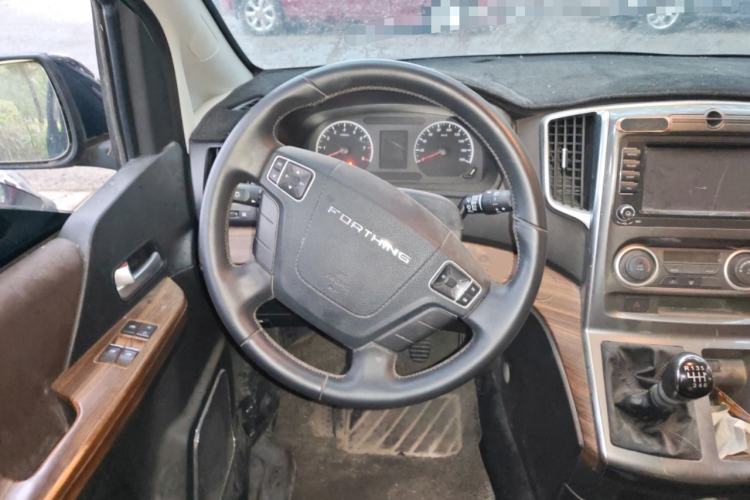 Used FORTHING Lingzhi PLUS 2021 Travel Edition 2.0L Manual Luxury 7-Seater Steering Wheel