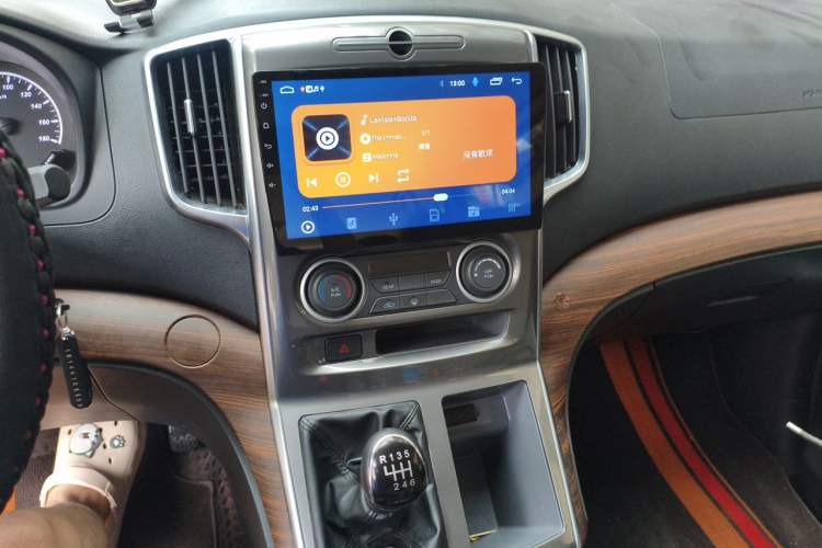 Used FORTHING Lingzhi PLUS 2021 2.0L Manual Comfort Model CNG 7-Seater Audio And AC Panel