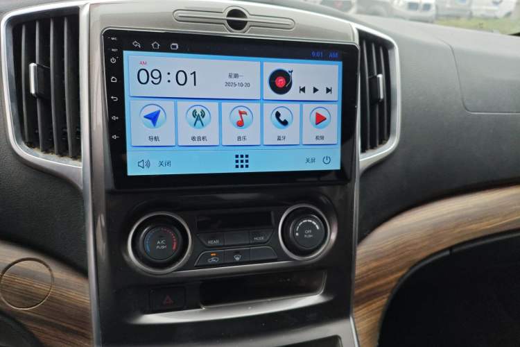 Used FORTHING Lingzhi PLUS 2021 2.0L Manual Comfort Version 7 Seats Audio And AC Panel