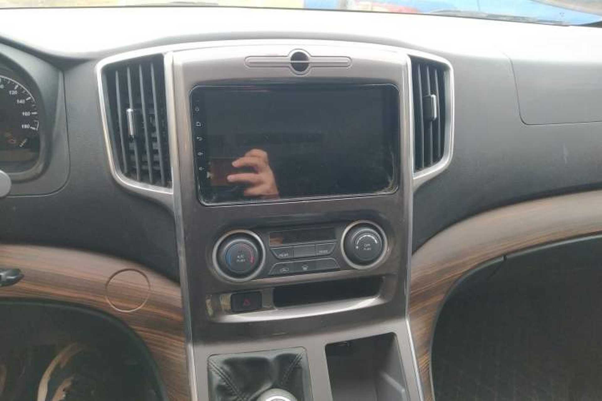 Used FORTHING Lingzhi PLUS 2021 2.0L Manual Comfort Version 7 Seats Audio And AC Panel