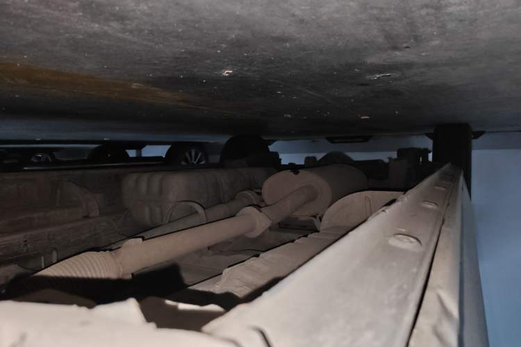 Used FORTHING Lingzhi PLUS 2021 2.0L Manual Luxury 7-Seater Chassis Front Right