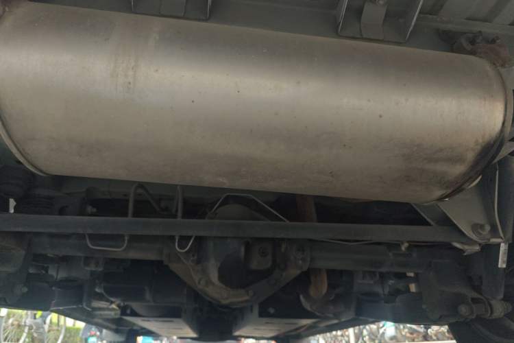 Used FORTHING Lingzhi PLUS 2021 2.0L Manual Standard Version CNG-Powered 9-Seater Chassis Rear