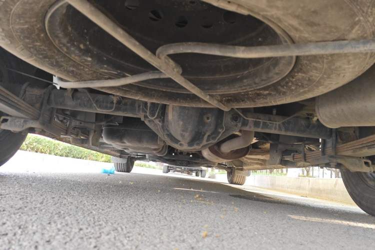 Used FORTHING Lingzhi PLUS 2021 2.0L Manual Comfort Version 7 Seats Chassis Rear
