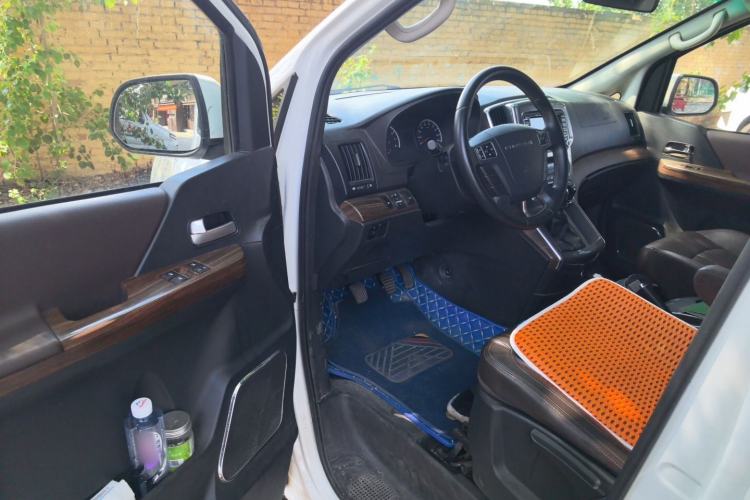 Used FORTHING Lingzhi PLUS 2021 2.0L Manual Luxury 9-Seater Driver Seat