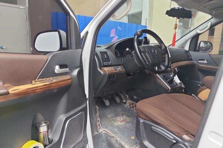 Used FORTHING Lingzhi PLUS 2021 2.0L Manual Luxury 7-Seater Driver Seat