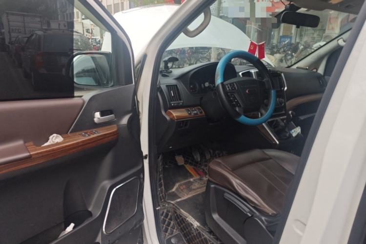 Used FORTHING Lingzhi PLUS 2021 2.0L Manual Standard Version CNG-Powered 9-Seater Driver Seat