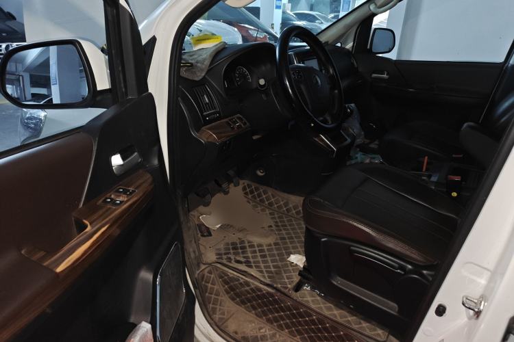 Used FORTHING Lingzhi PLUS 2021 2.0L Manual Luxury 7-Seater Driver Seat