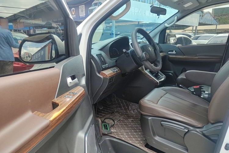Used FORTHING Lingzhi PLUS 2021 2.0L Manual Luxury 7-Seater Driver Seat