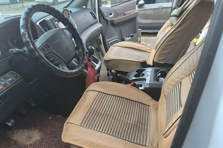 Used FORTHING Lingzhi PLUS 2021 2.0L Manual Luxury CNG 7-Seater Driver Seat