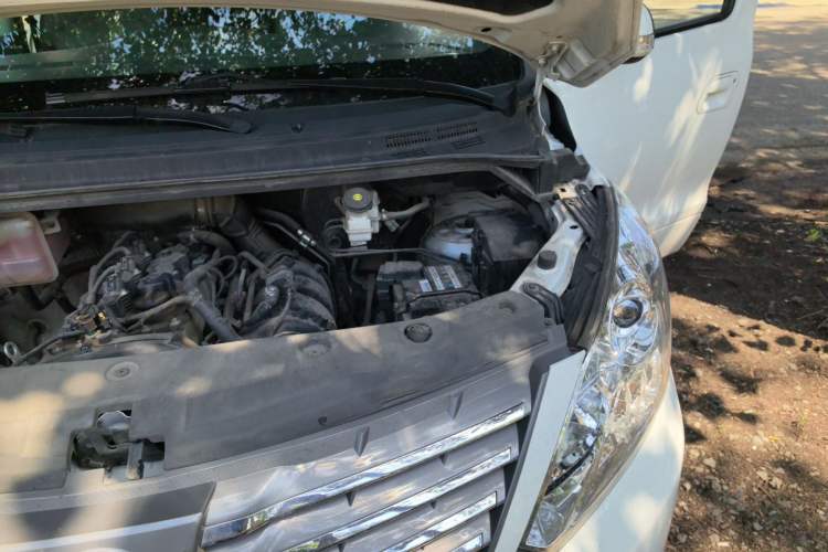 Used FORTHING Lingzhi PLUS 2021 2.0L Manual Luxury 9-Seater Engine Bay Left