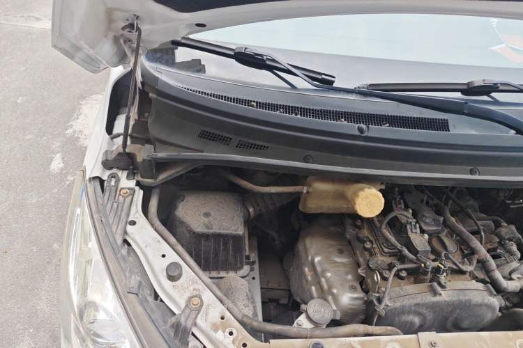 Used FORTHING Lingzhi PLUS 2021 2.0L Manual Luxury 7-Seater Engine Bay Right