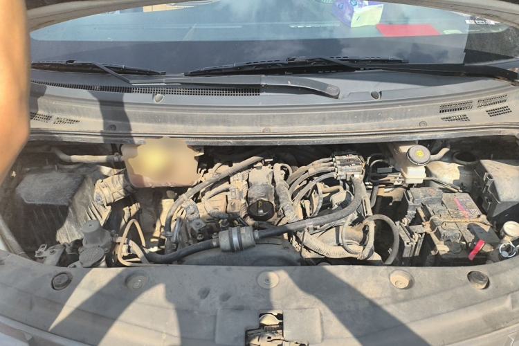 Used FORTHING Lingzhi PLUS 2021 2.0L Manual Luxury CNG 7-Seater Engine Bay