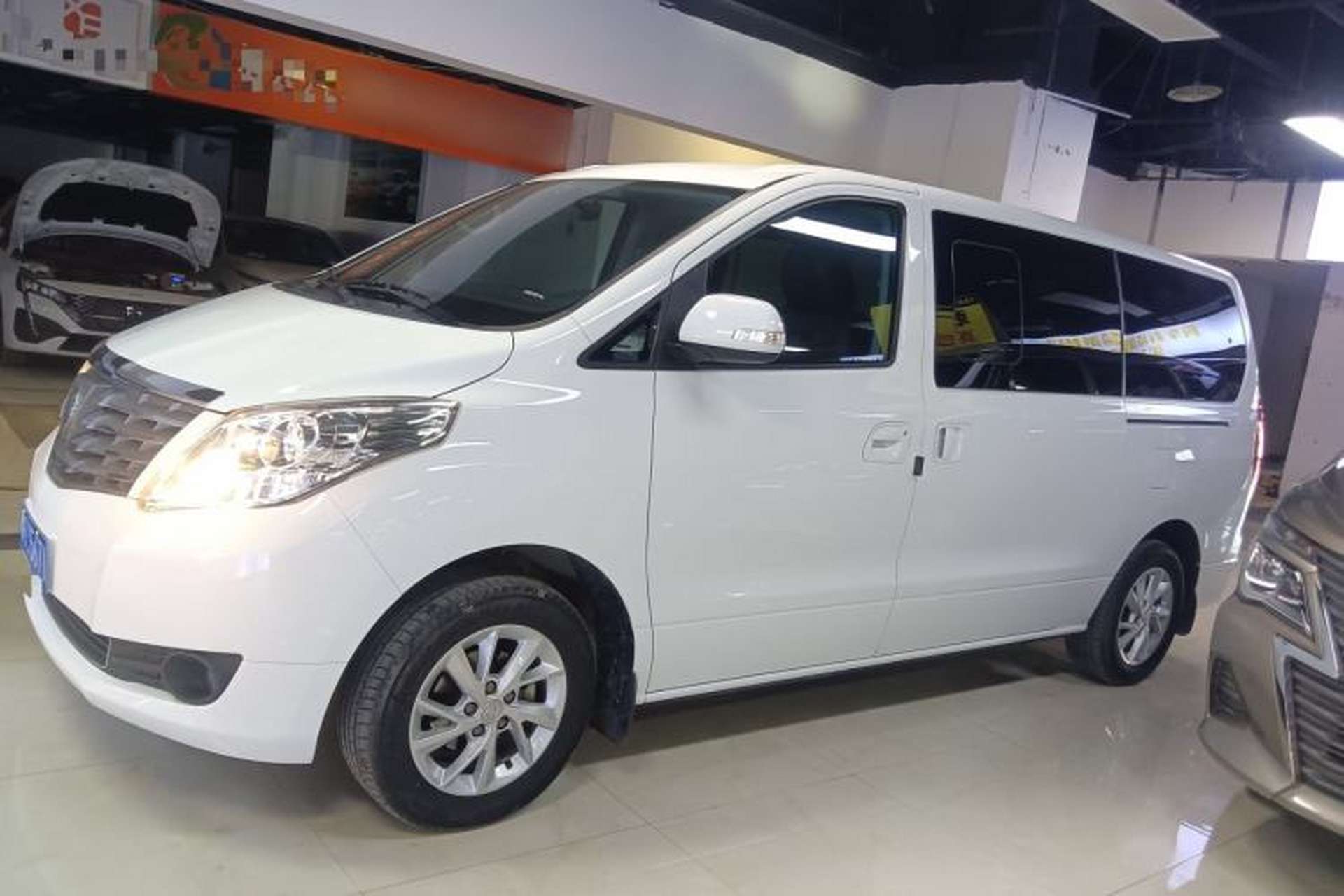 Used FORTHING Lingzhi PLUS 2021 2.0L Manual Luxury 9-Seater Exterior 3