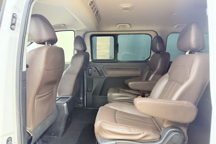 Used FORTHING Lingzhi PLUS 2021 2.0L Manual Luxury 7-Seater Headliner