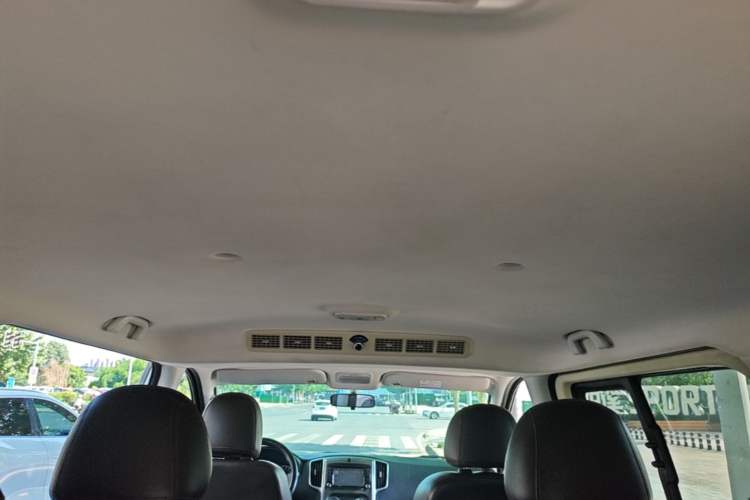 Used FORTHING Lingzhi PLUS 2021 Travel Edition 2.0L Manual Luxury 7-Seater Headliner