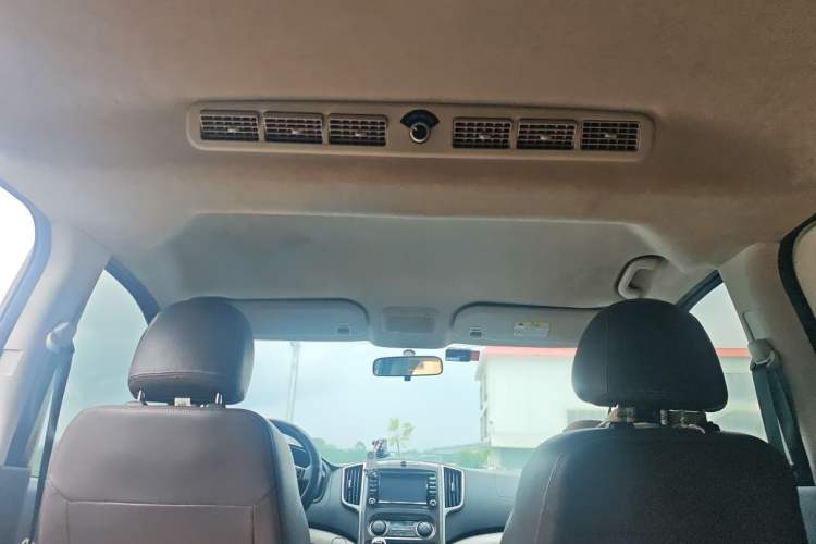 Used FORTHING Lingzhi PLUS 2021 2.0L Manual Luxury 7-Seater Headliner