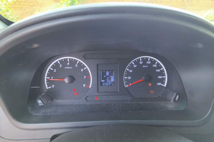 Used FORTHING Lingzhi PLUS 2021 2.0L Manual Luxury 9-Seater Instrument Cluster