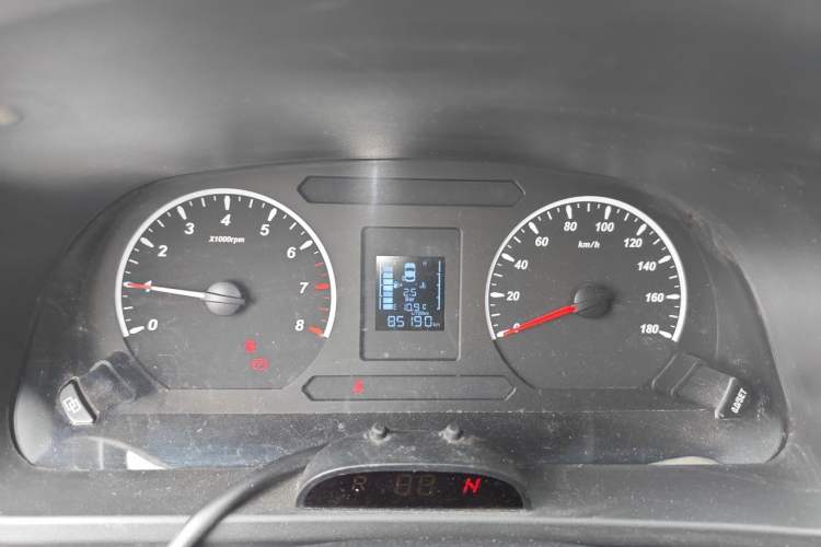 Used FORTHING Lingzhi PLUS 2021 2.0L Manual Luxury 7-Seater Instrument Cluster