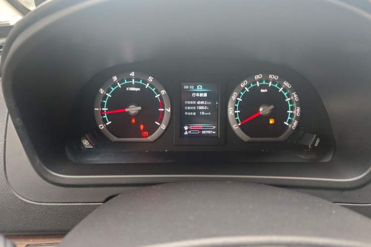 Used FORTHING Lingzhi PLUS 2021 2.0L Manual Standard Version CNG-Powered 9-Seater Instrument Cluster